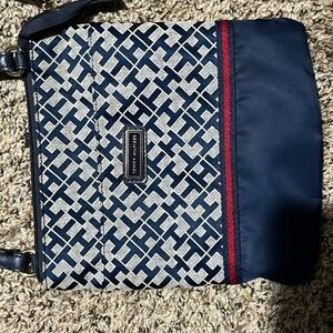 Tommy Hillfiger bag,cross body used but in excellent condition